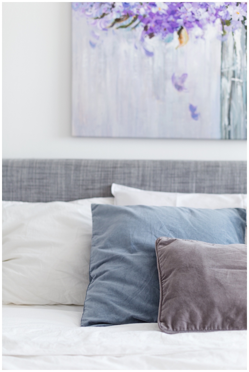 Schlafzimmerinspiration in Flieder und Grau I Wiener Wohnsinn